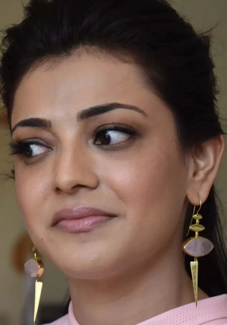 BEAUTIFUL INDIAN MODEL KAJAL AGARWAL FACE CLOSE UP PHOTOS 2